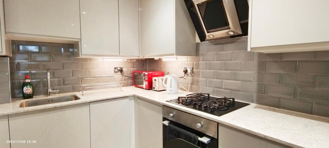 First Floor Flat 1 Northwood Apartment London Ngoại thất bức ảnh