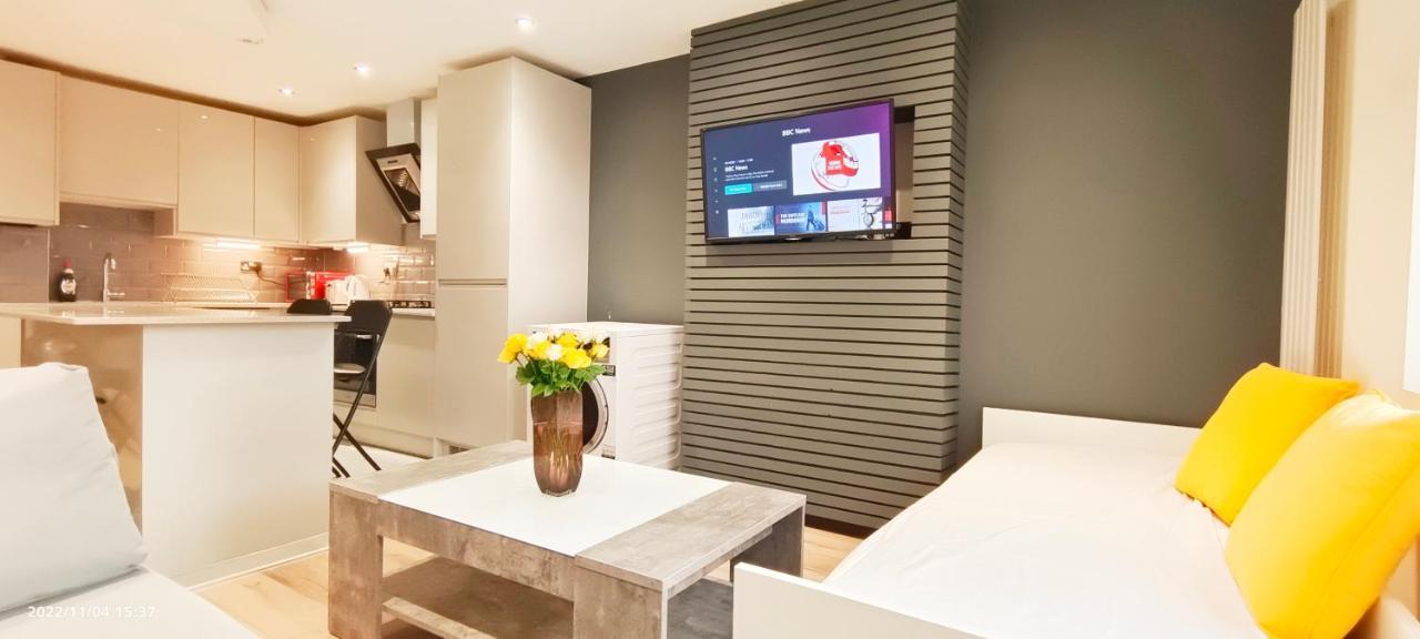 First Floor Flat 1 Northwood Apartment London Ngoại thất bức ảnh