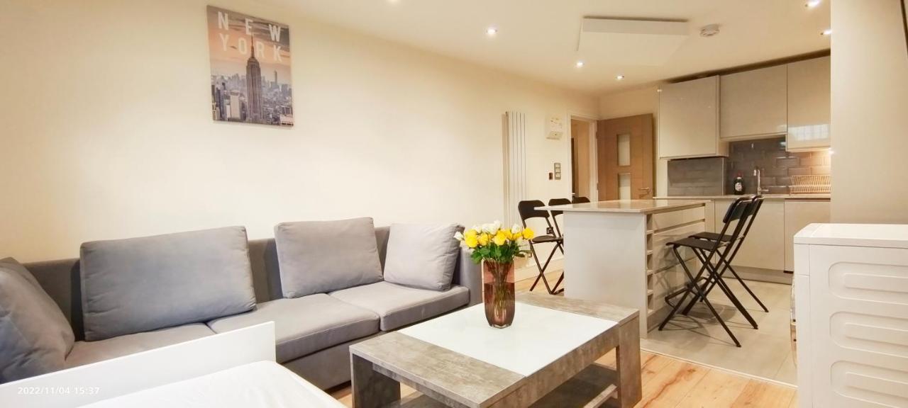 First Floor Flat 1 Northwood Apartment London Ngoại thất bức ảnh