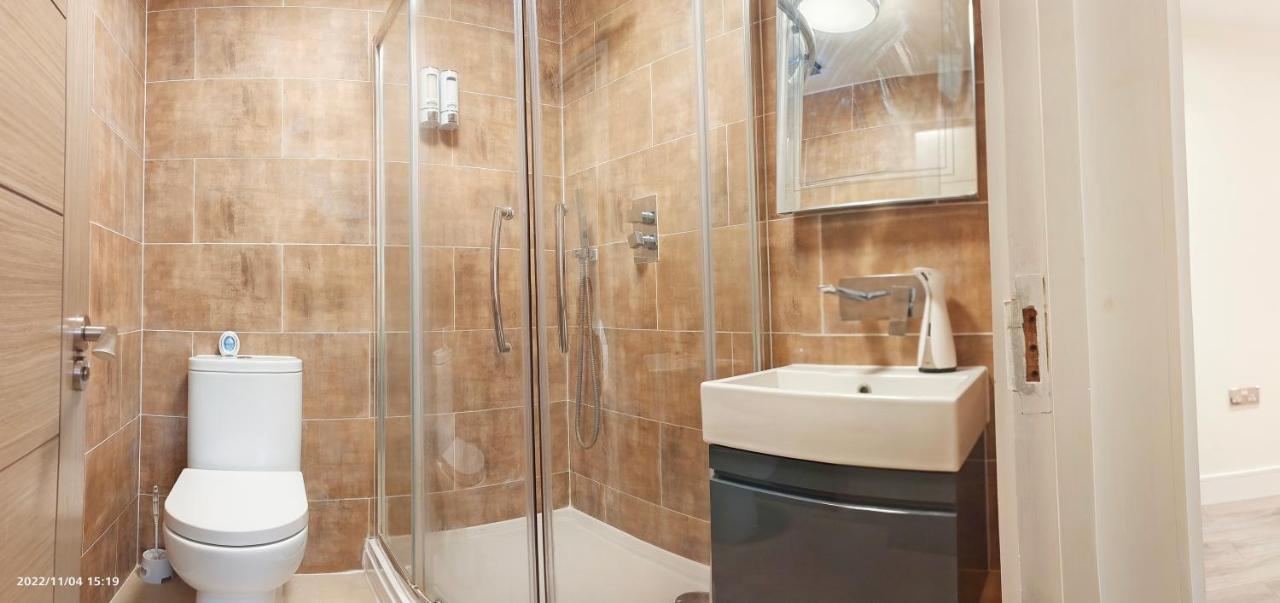 First Floor Flat 1 Northwood Apartment London Ngoại thất bức ảnh